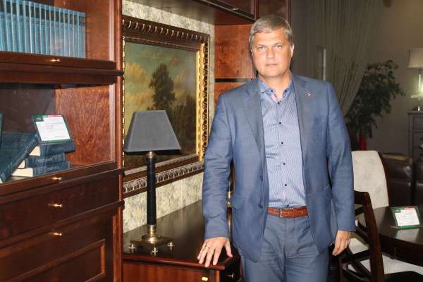 Владимир Лисовский: «В конце 90-х у воронежцев появился спрос на хорошие вещи» Владимир Лисовский: «В конце 90-х у воронежцев появился спрос на хорошие вещи»