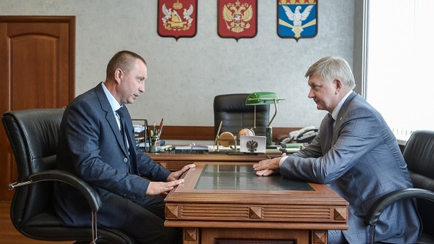 Главная картинка новости: Пост зампредседателя правительства Воронежской области официально занял Сергей Честикин