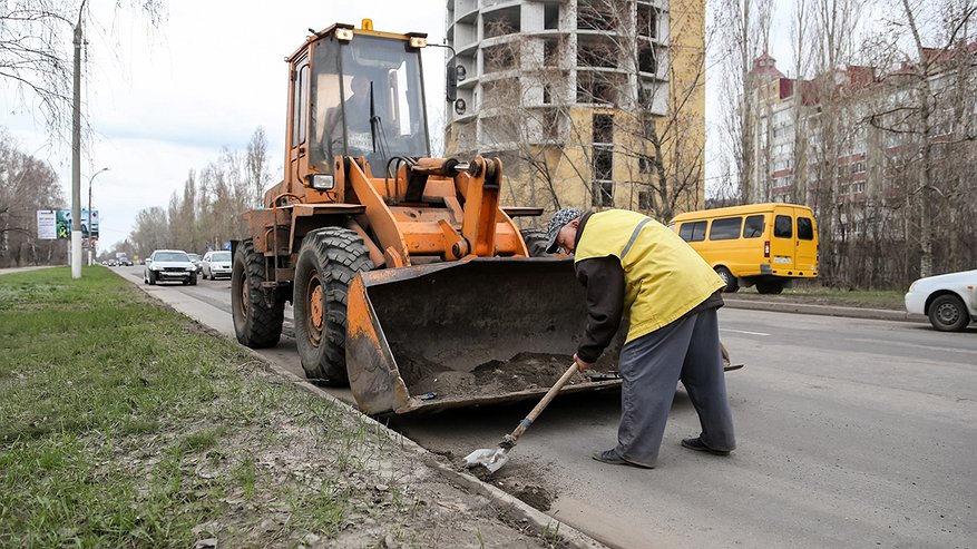 Главная картинка новости: Воронежские власти добавили на содержание дорог 2 млрд рублей