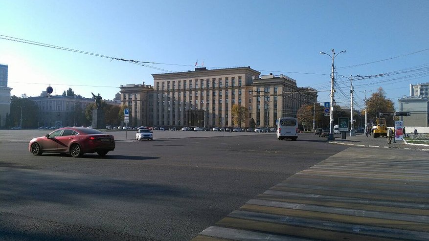 Главная картинка новости: На годовую охрану здания воронежского правительства из бюджета готовы потратить 18,5 млн рублей