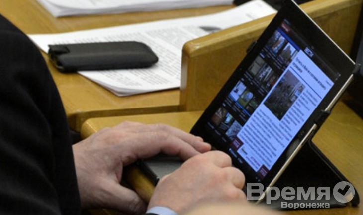 В Воронежской области чиновники будут знакомиться с документами на планшетах