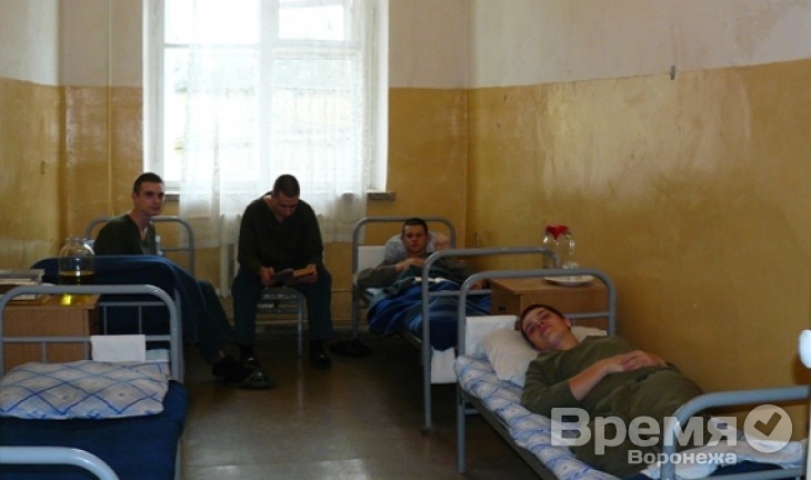 Воронежский омбудсмен: В госпитале лечатся 300 солдат после вспышки пневмонии и ОРВИ в военном учебном центре