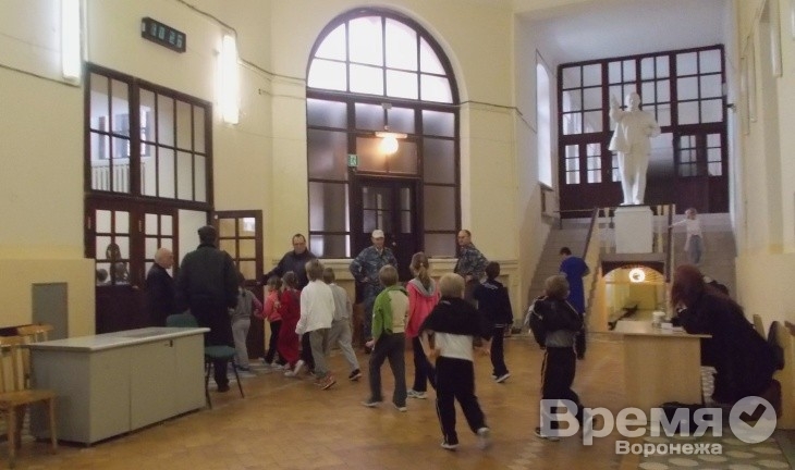 В Воронеже рассказали, при какой температуре отменят занятия в школах