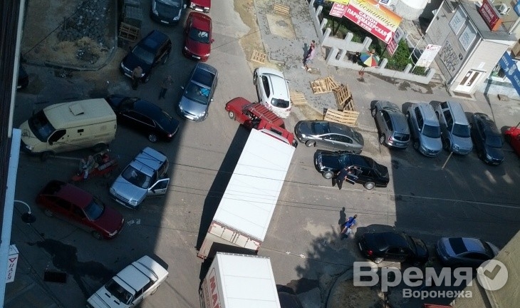 Аварийные комиссары на воронежских дорогах: спасение от пробок или спасение пьяных водителей?