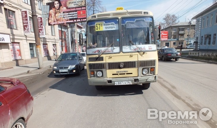 У воронежского перевозчика, чья маршрутка сбила ребёнка, больше половины автобусов неисправны