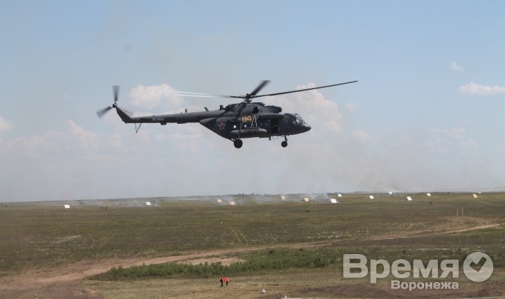 На полигоне «Погоново» в воздух поднималась пыль от взрывов, а грохот был слышен на всю округу