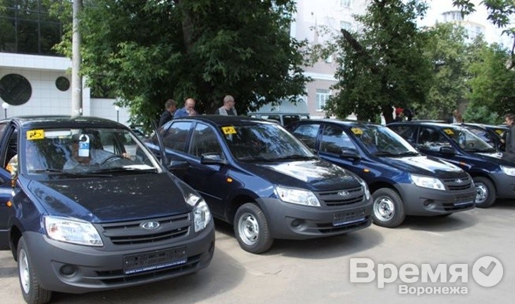 Воронежцам, получившим травму на работе, выдали автомобили