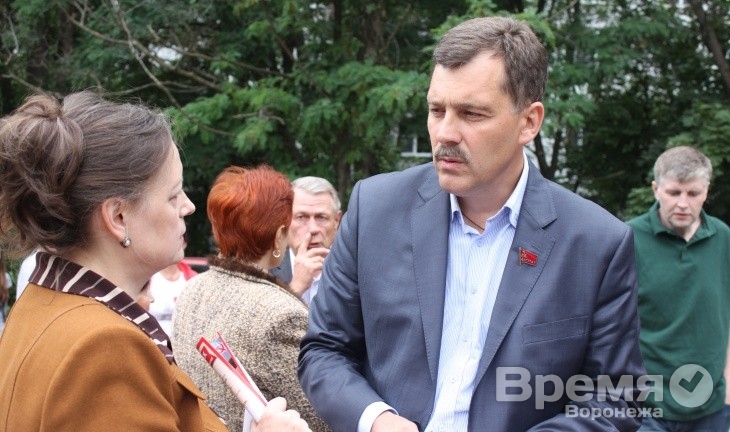 Не работают чиновники? Константин Ашифин идет к вам!