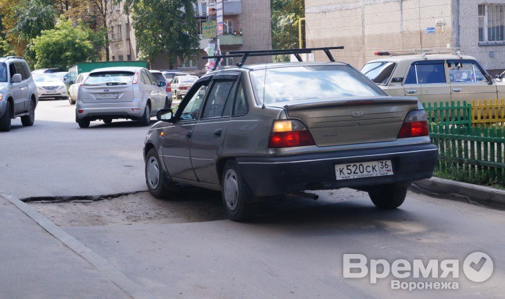 Новую трубу жители воронежской многоэтажки ждут больше года