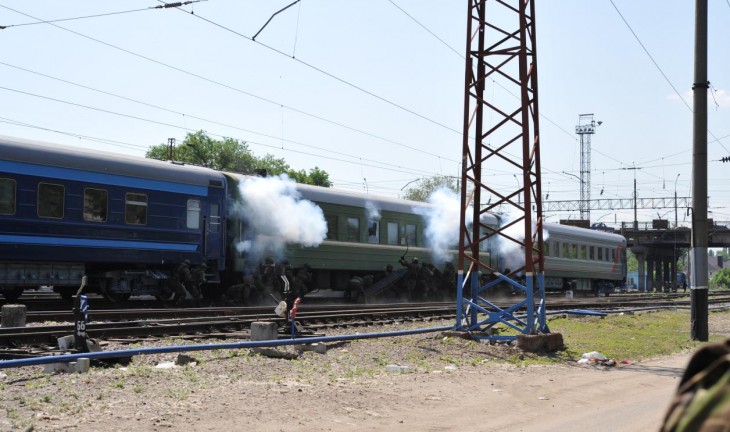 ФСБ: «В Воронеже террористы захватили поезд»