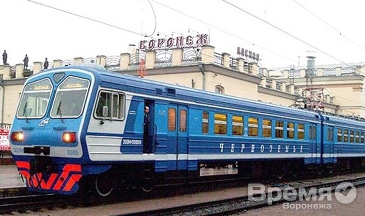 Воронежские электрички стали жертвой сумасшествия или французского патриотизма?