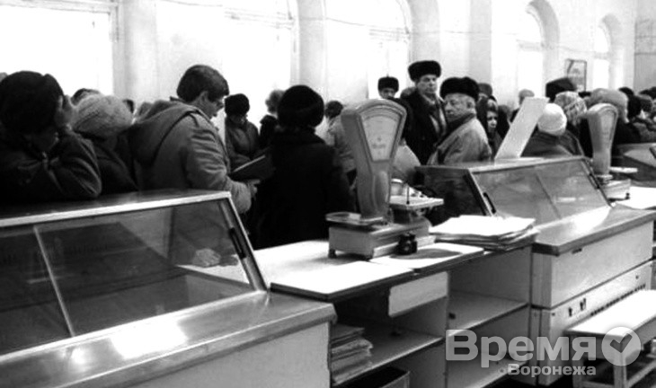 Дмитрий Медведев искал в Воронеже магазин своего детства?