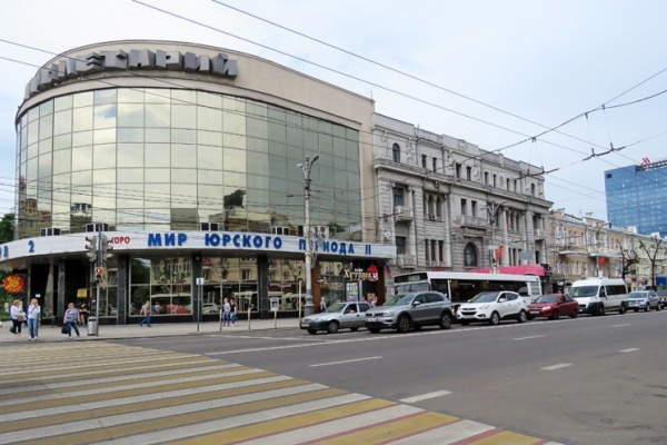 В мэрии Воронежа объяснили перенос реконструкции проспекта Революции на год экономией бюджета 