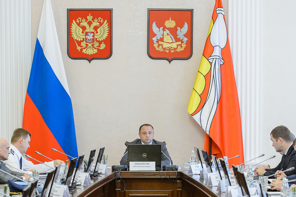 Замгубернатора Виталий Шабалатов предложил привлечь прокуратуру к проверкам воронежских УК
