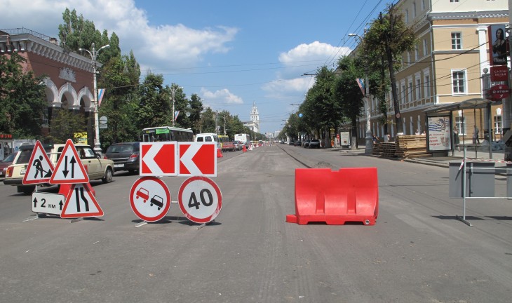 Мэр Воронежа требует, чтобы дорожники работали в три смены