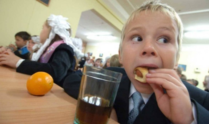 Воронежские школьники вынуждены питаться всухомятку