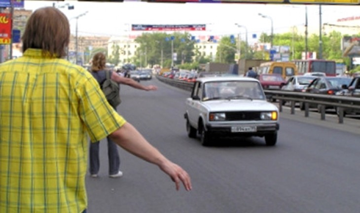Краснодарский водитель украл в Воронеже у своих пассажиров-земляков 300 тысяч рублей