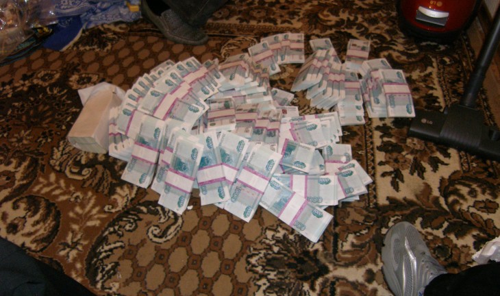 В Воронеже банде фальшивомонетчиков зачитывали приговор четыре дня