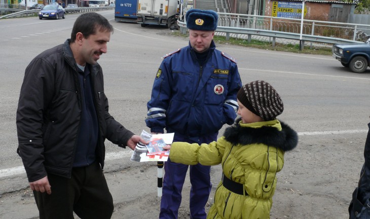 В Воронежской области вежливые водители получили подарки от детей