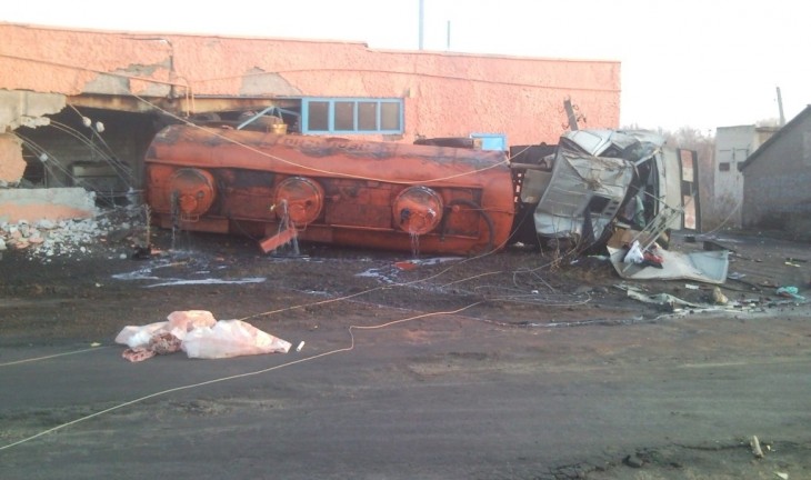 В Воронежской области бензовоз врезался в стену магазина