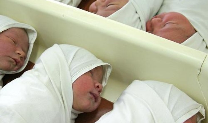 В Воронежской области женщинам придется "погодить родить"