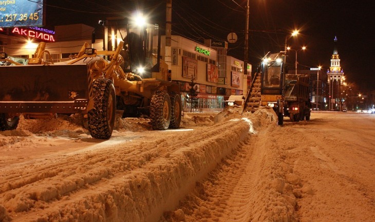 Воронежские власти справляются отвратительно с уборкой снега - опрос
