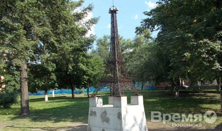 В Воронеже установили Эйфелеву башню