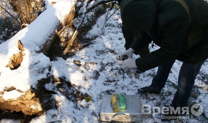 В Воронеже на кладбище нашли килограмм героина