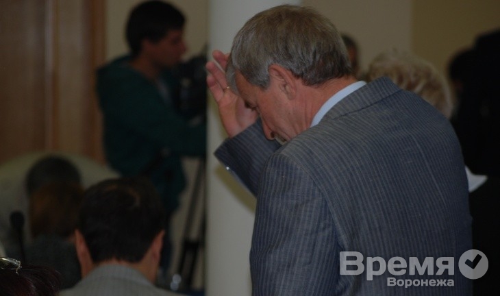 Экс-спикер, отдохнувший за счёт бюджета в Париже, заявил о сложении полномочий в горДуме