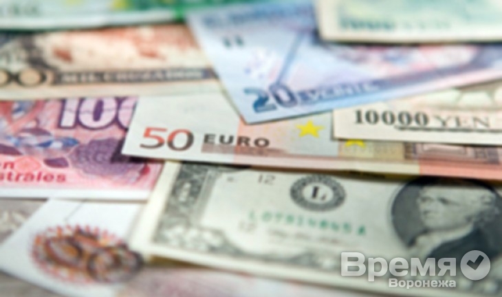 Какую валюту покупать воронежцам накануне отпусков?