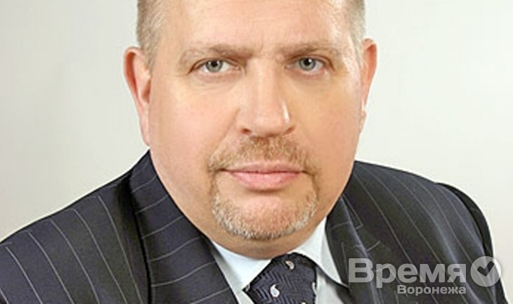В Черноземье семья ректора, за год заработавшая 12,9 млн рублей, владеет 11-ю гаражами и одним авто