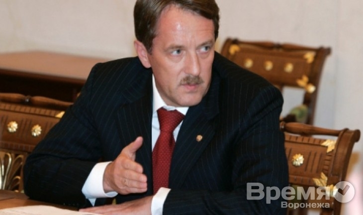 Губернатор Воронежской области слушал лектора Владимира Путина, сидя за первой партой