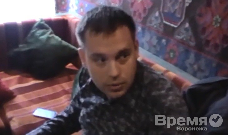 Видео задержания мэра Семилук: полмиллиона нашли в кармане пиджака Николая Маркова