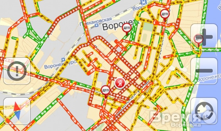 В Воронеже тысячи машин стали в пробках