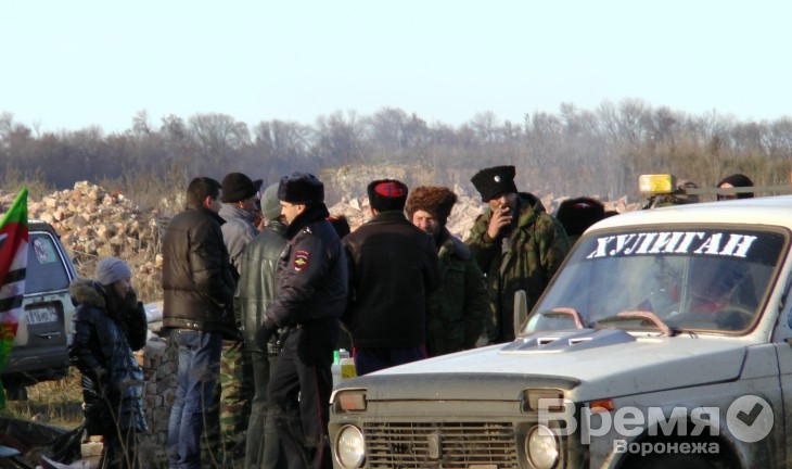 Почему казаки вновь препятствуют ввозу техники на места геологоразведочных работ? Почему казаки вновь препятствуют ввозу техники на места геологоразведочных работ?