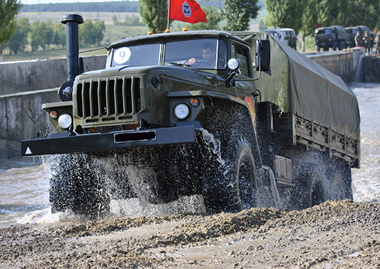 Под Воронежем начались военные учения автомобилистов и гранатометчиков