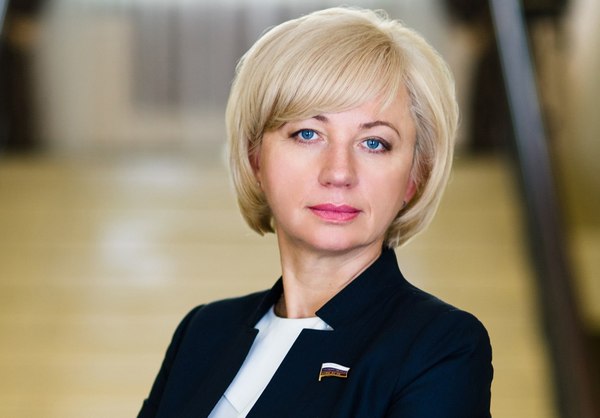 Татьяна Сапрыкина: «Госдума приняла законопроекты, направленные на защиту медицинских работников»