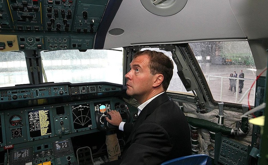 Дмитрий Медведев распорядился передать Воронежский авиазавод «Ростеху»
