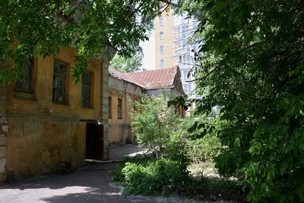 Жители самого старого здания в Воронеже уже отчаялись дождаться переселения 