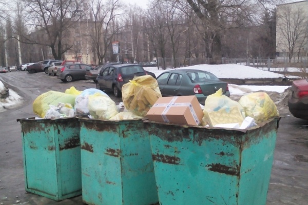 В Генеральную прокуратуру пожаловались на сброс медотходов во дворы Воронежа 