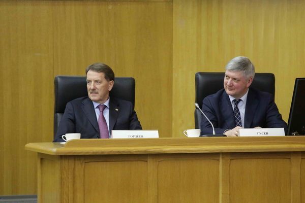 Экс-мэр признал экс-губернатора почетным гражданином Воронежской области