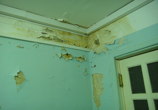 Воронежские глухонемые живут в опасном общежитии 