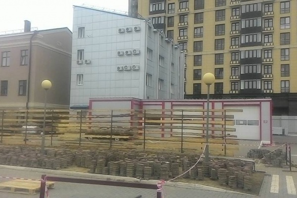 Власти назвали незаконным строительство ярмарки на парковке в центре Воронежа