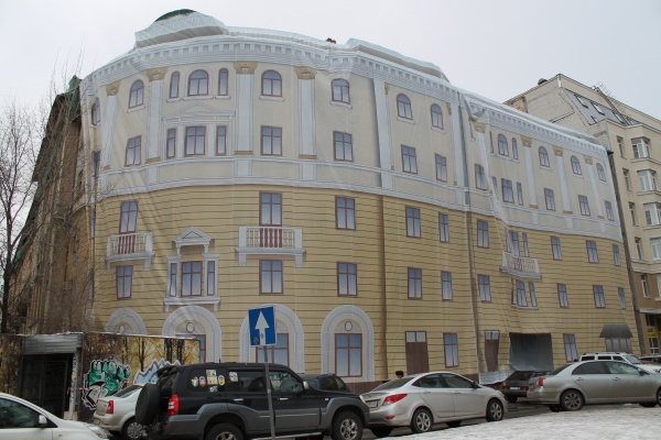 Здание под навесом в центре Воронежа опять пытаются продать с молотка 