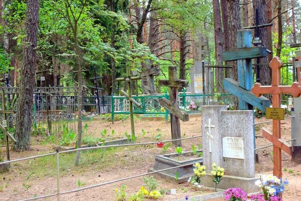 Воронежцев попросили отказаться от посещения кладбищ из-за коронавируса