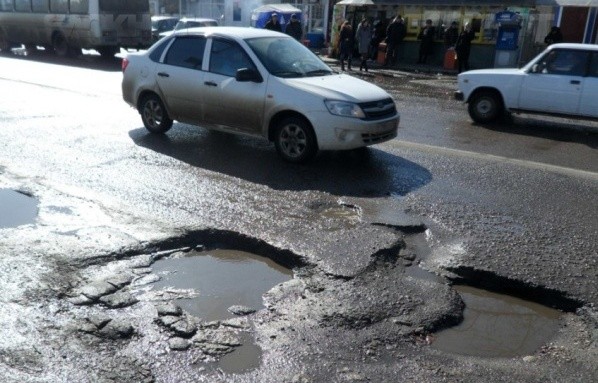 В Воронежской области экстренно и не всегда качественно чинят дороги
