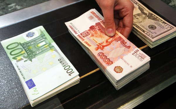 Воронежцы отдают предпочтение американскому доллару, а не евро
