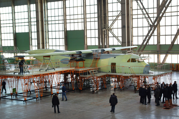 Воронежским авиастроителям привезли двигатели для нового военного транспортника