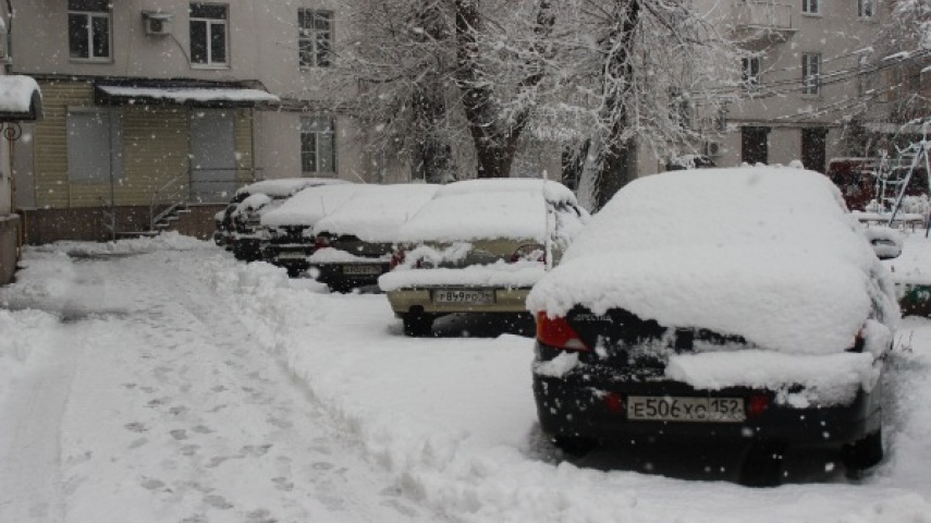 В центре Воронежа на зиму запретят ночную парковку на улицах