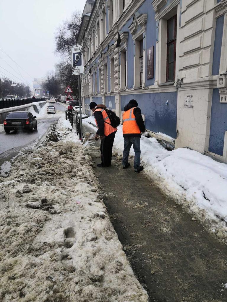 Купить лопаты для снега оптом в Кемерове и Новокузнецке — интернет-магазин Первомастер